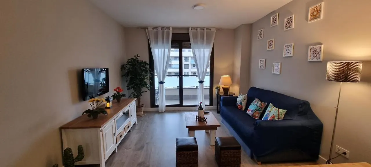 Excellent Location- Beach, Pool, Telework, 2 Bikes, Parking & Wifi Gratis At 