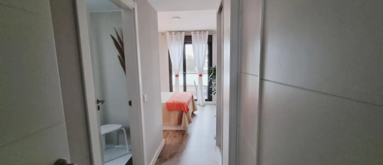 Excellent Location- Beach, Pool, Telework, 2 Bikes, Parking & Wifi Gratis At 