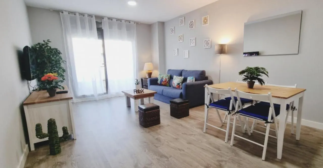 Excellent Location- Beach, Pool, Telework, 2 Bikes, Parking & Wifi Gratis At 