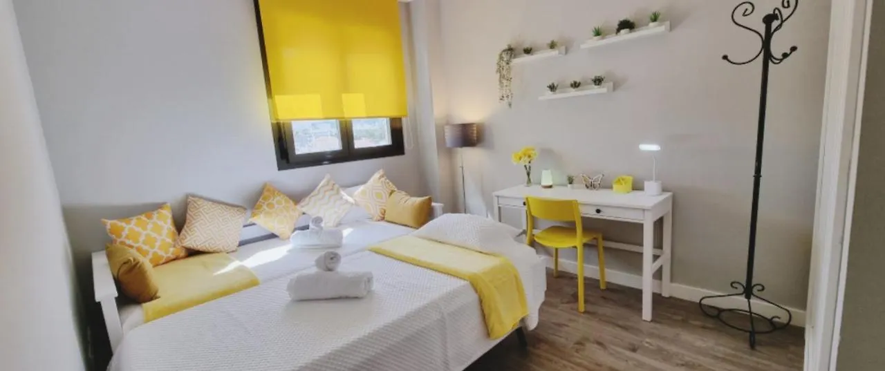 Apartment Excellent Location- Beach, Pool, Telework, 2 Bikes, Parking & Wifi Gratis At 