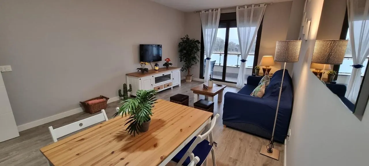 Excellent Location- Beach, Pool, Telework, 2 Bikes, Parking & Wifi Gratis At 